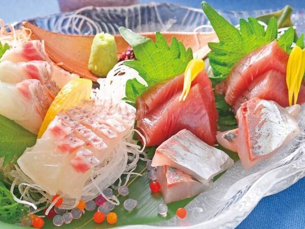 【伊勢海老陶板焼き付き(一人半身)会席/例】新鮮なお造り付き