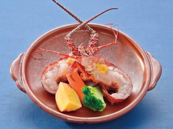 【伊勢海老陶板焼き付き(一人半身)会席/例】伊勢海老陶板焼き(写真は2名盛りの一例)