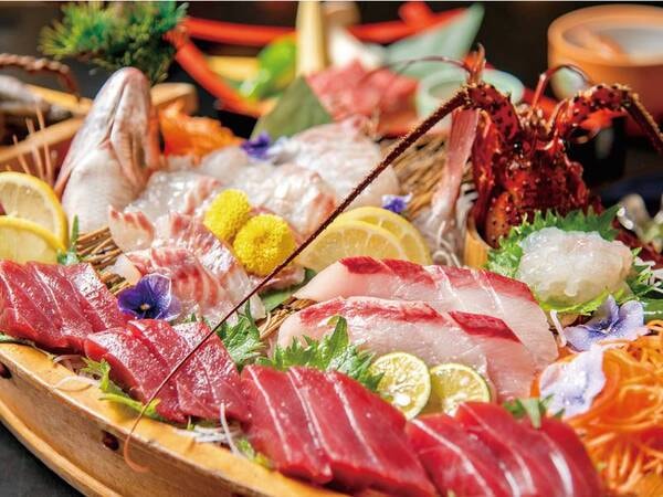 【夕食/例】伊勢海老&真鯛姿造り入り舟盛 ※写真は4名様用