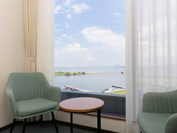 琵琶湖を望む10畳和室へご案内/眺望例