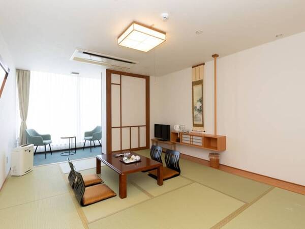 琵琶湖を望む10畳和室へご案内/例