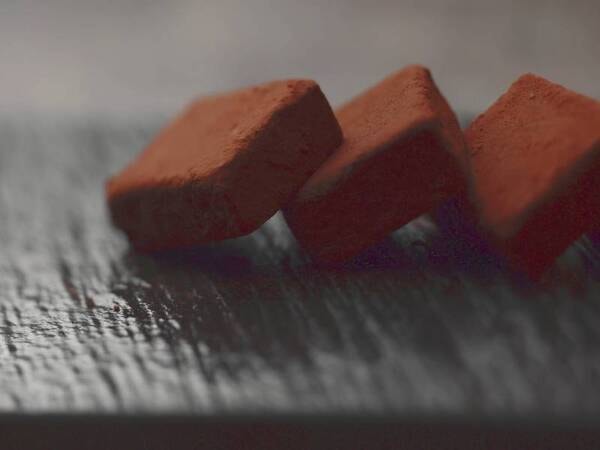 【クラブラウンジ・ナイトキャップ/例】アフターディナーやナイトキャップに最適なウイスキーやハーブティーなど、多彩なドリンクをご用意しております。（提供時間：20:00～21:30）