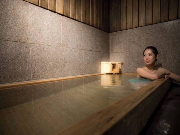 【古代檜風呂　-花玄-】夜は貸切温泉、朝は、男女別温泉として利用可能