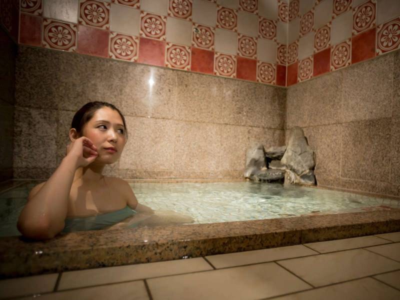 【御影石風呂　-ほのか-】夜は貸切温泉、朝は、男女別温泉として利用可能