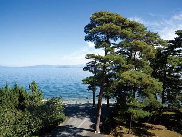 【客室眺望／一例】白砂青松の琵琶湖畔で、客室からもびわ湖を眺望