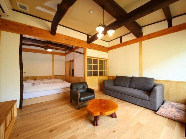 山法師の間一例/山荘をモチーフにデザインした展望風呂が付いているお部屋です。