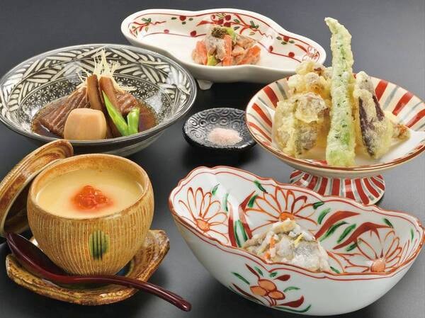 【秋田ブランド牛付き会席　選べる一品/例】鍋物や締めの一皿は当日いくつかのメニューを選択できる（当日選択）