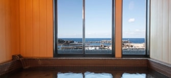 間人ガニの本場　大人専用の宿　海雲館／【大浴場】日本海を一望しながら温泉を満喫