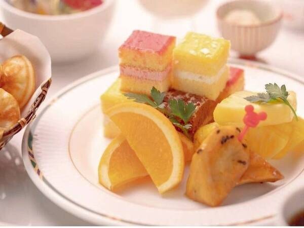 【朝食バイキング/例】朝からデザートやフルーツも充実