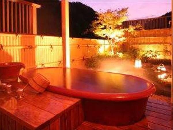 客室の温泉露天風呂／写真一例