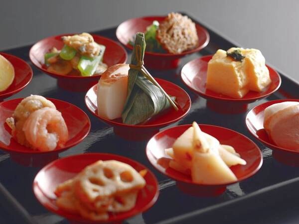 朝食は朝から九種類のおばんざいで大満足/一例