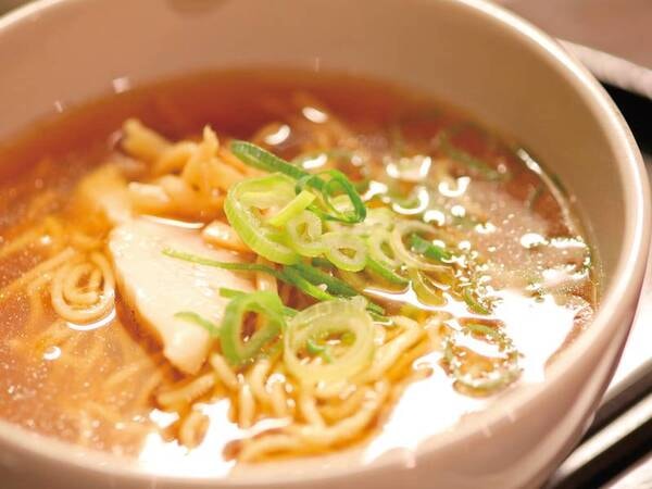 夜食の夜鳴きそばは無料サービス♪小腹が空いた際にどうぞ/一例
