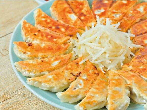 脂身のサシが細かく、肉の甘みが強いジューシーな「神戸ポーク餃子」/一例