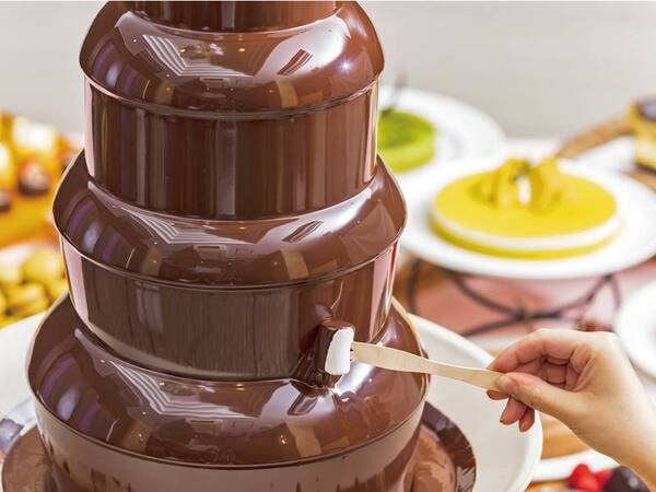 【デザート/一例】お子様に大人気チョコレートファウンテン他、手作りデザートをご用意！