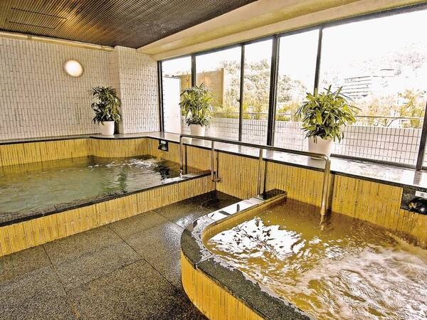 【大浴場】金泉・銀泉の湯殿が隣り合わせに