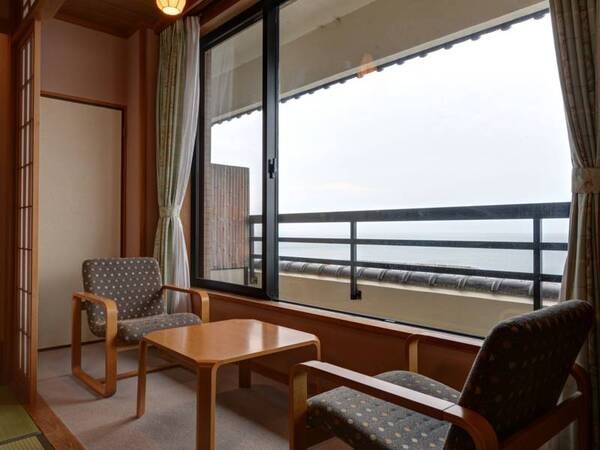 *【和室12畳】お部屋からは海を眺めることができます