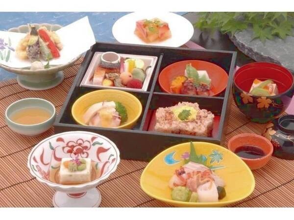 旬の幸をご賞味あれ！季節御膳【かけはし】