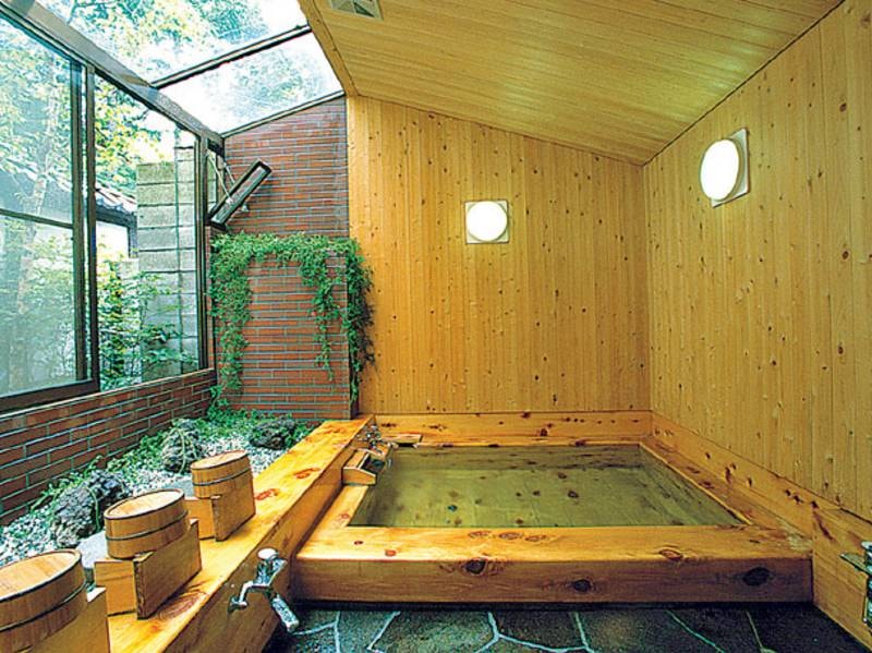 【檜風呂】木の香りがリラックス効果を高めてくれる檜風呂