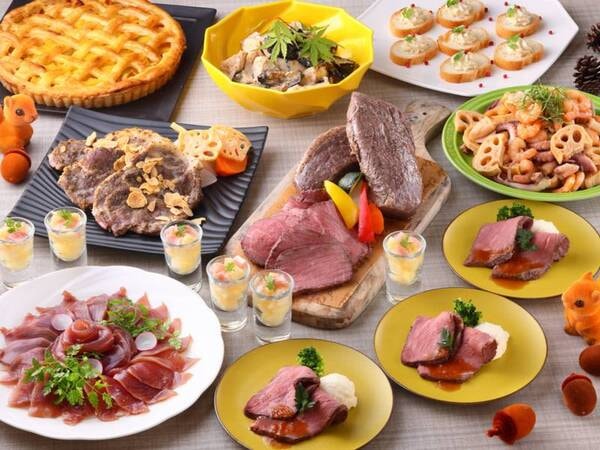 【ディナーブッフェ/9月の例】肉汁したたるローストビーフ、心とろける栗と芋のスイーツ。五感で味わう実りの秋がここに。よくばりな食欲を満たす、贅沢なディナーブッフェへようこそ。