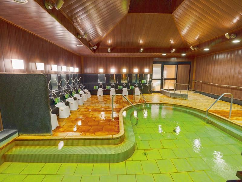 【大浴場】広々とした大浴場は古都奈良をイメージした焼き杉材の内装の内風呂となっております。