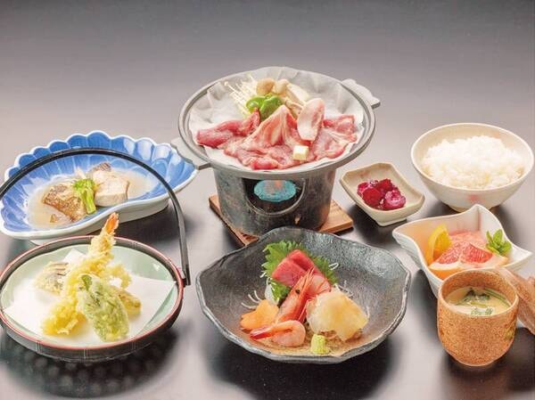 【夕食/一例】色鮮やかな御膳にてご堪能ください