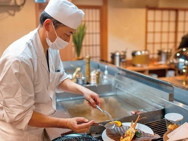 お席にはお造り・台の物・焼き物などもご用意/例
