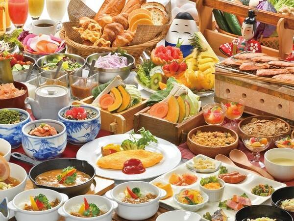 【朝食ビュッフェ/例】和・洋のメニューを中心に、会津の食材や丸峰の名物料理「県産野菜を使用した蒸篭蒸し」も堪能できる