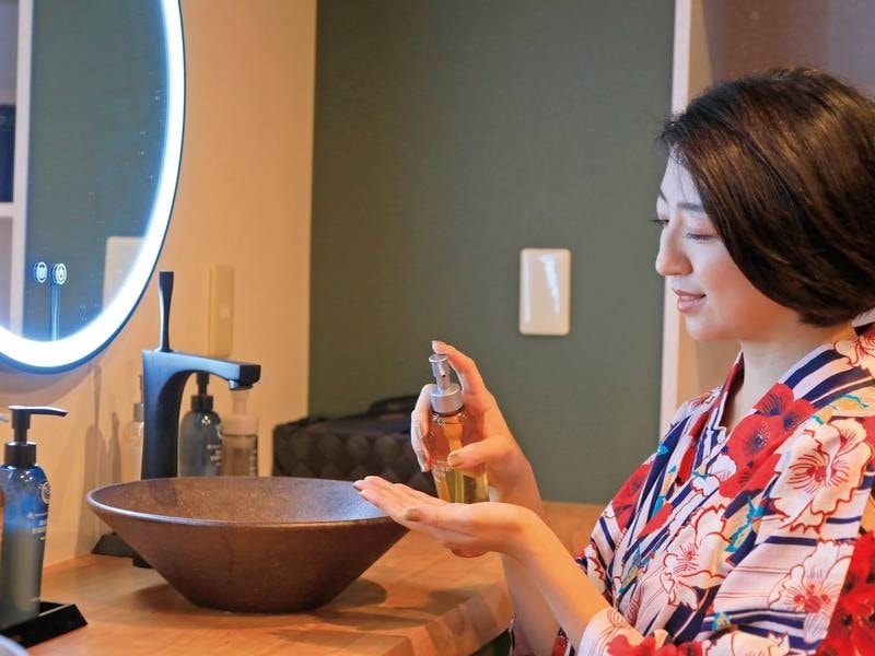 【大浴場】アメニティ各種に加え、女優ミラーもご用意！
