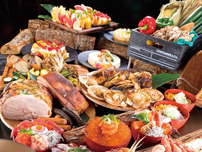 夕食バイキング例 道南の食材を中心としたバイキングは約150種類