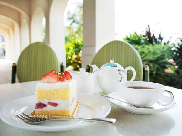 【プラン特典/例】ラウンジで頂けるケーキセット券付♪