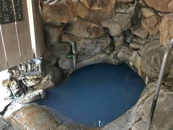 【周辺観光/つぼ湯】つぼ湯は熊野詣の湯垢離場として世界遺産に登録されました。世界遺産に登録された入浴できる温泉です。