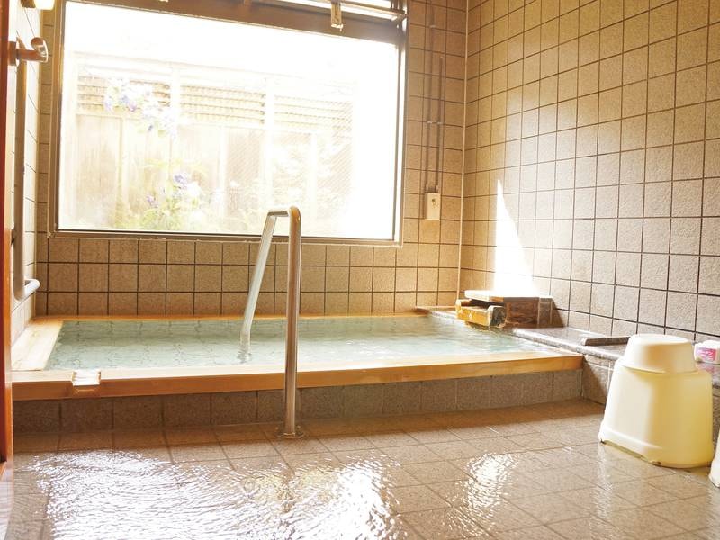 【貸切風呂】気兼ねなくのんびり温泉を楽しめる（2,160円/45分）