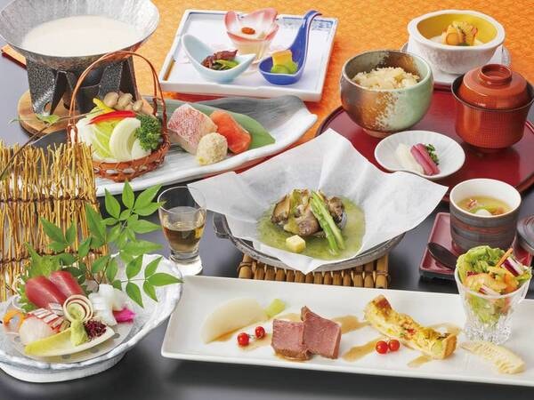 【彩り会席(2025年3月迄の例)】エゾアワビ料理:磯の香りバター焼き山椒ポン酢、牛肉のロースト、白良鍋、お造り(本日の三種盛り)等を堪能♪