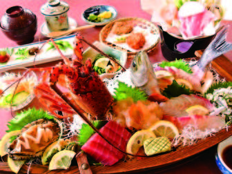 浜辺の宿 しらら/【夕食/例】伊勢海老・あわび等のどっさり舟盛り、おひとり鍋、茶碗蒸しなど全9品