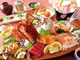 浜辺の宿　しらら／【夕食/例】伊勢海老･あわび等のどっさり舟盛り、おひとり鍋、茶碗蒸しなど全9品