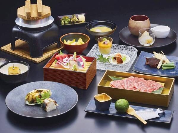 聖地熊野をテーマとし、そのストーリーを踏襲した会席。地産の旬の食材を用いて、コンセプトを余すことなく料理へ落とし込んだ品々を堪能（例）