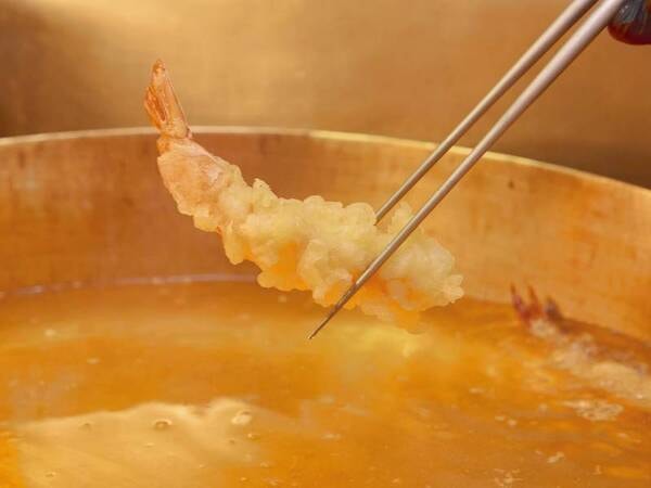 実演天ぷらコーナー。