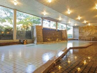 三井別館／【御影の湯】かけ流しの湯があふれ出る。地元住民が足繁く通う名湯