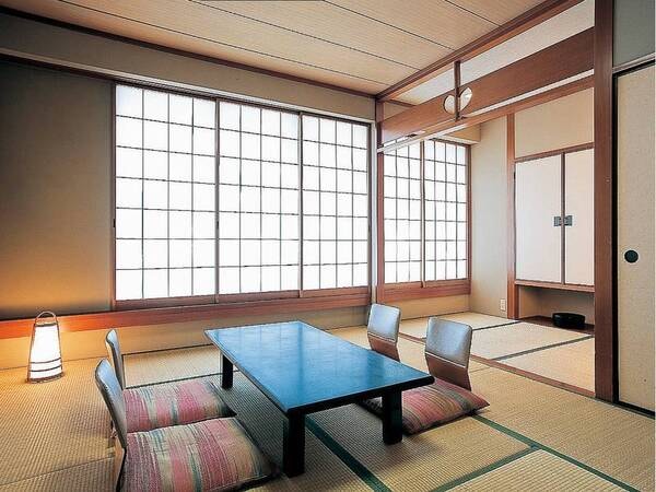 日本海を眺める和室/例