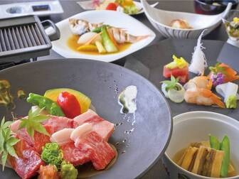 国民宿舎　山紫苑／【最高グレード鳥取贅沢会席/例】四季折々の山海の旬の食材をふんだんに用いた多彩なお料理でおもてなし。