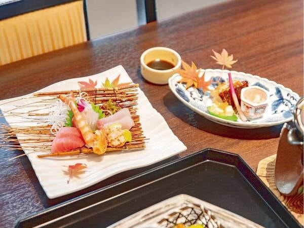 黒毛和牛メインの会席一例/季節のお造り あしらい一式