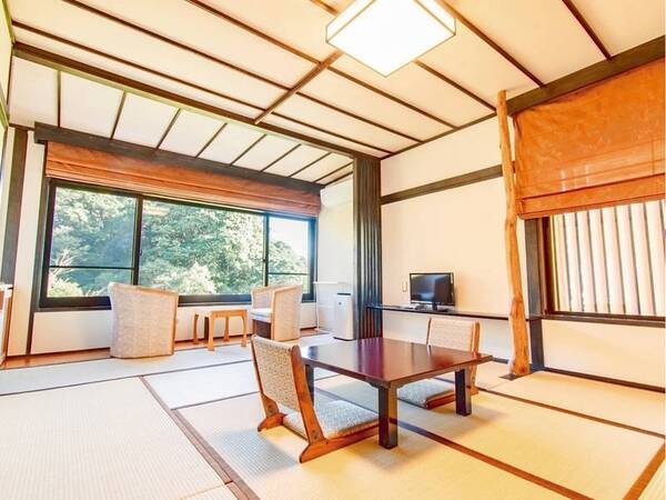 【和室10畳(4名)一例】ご家族やご友人同士でも。畳のお部屋で足を延ばしておくつろぎください。