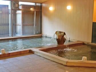 安楽島温泉 湯元 海女乃島/【古代伝説 檜美香(ひみこ)の湯檜風呂】バイブラバス樹齢二千年を数える神木の浴槽です