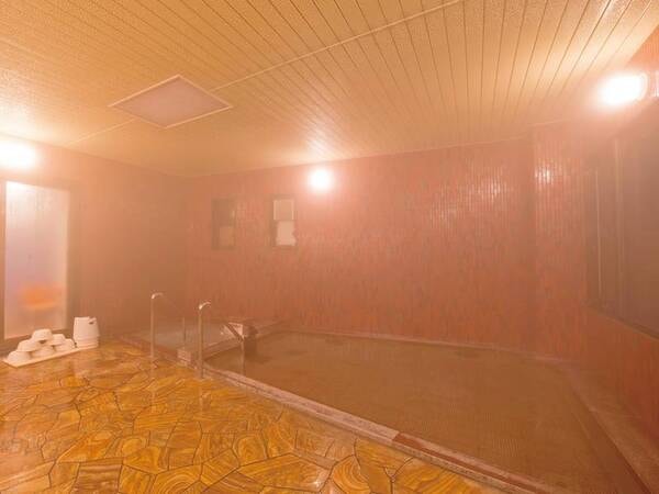 【大浴場】箱根十七湯の一つに数えられる大平台温泉が注ぐ