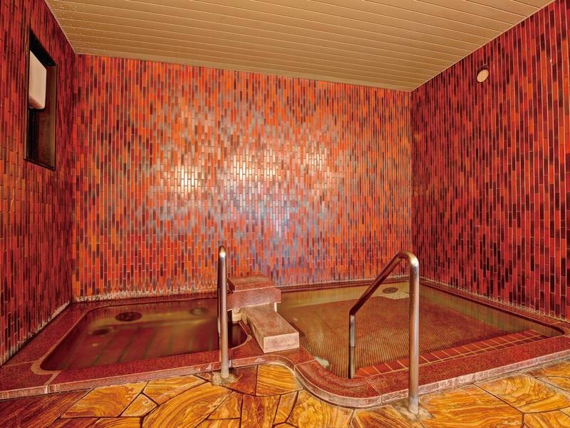 【浴場】滑らかなアルカリ性単純温泉が注ぐ