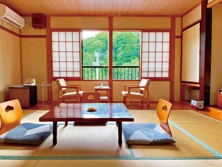 【和室(眺望:山間)/例】綺麗な山間を望む※お部屋タイプは指定できません