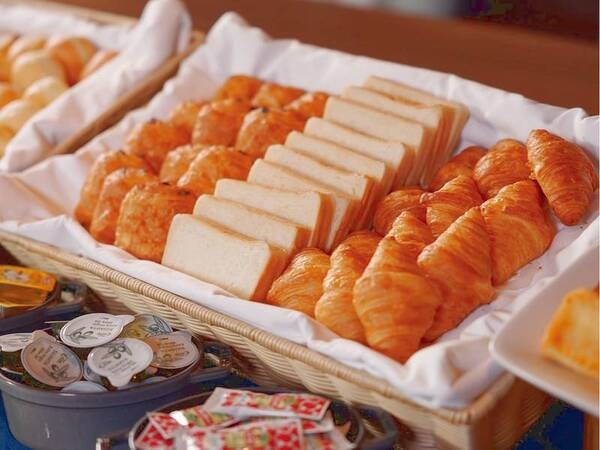 【朝食/イメージ】和食・洋食・サラダ、新鮮な道産の海鮮など地元ならではの料理をご用意。