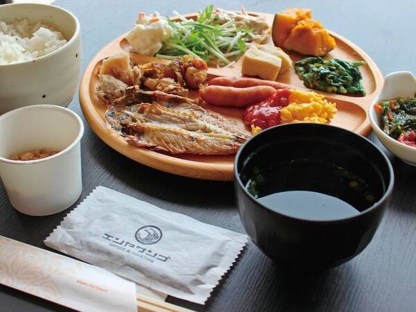 朝食バイキング盛り付け/例