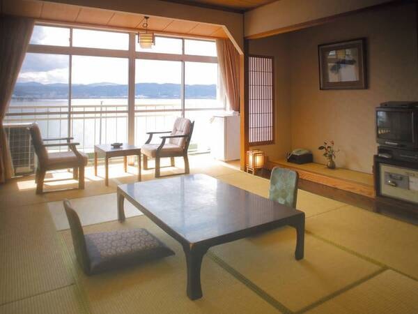 【湖側】和室/一例