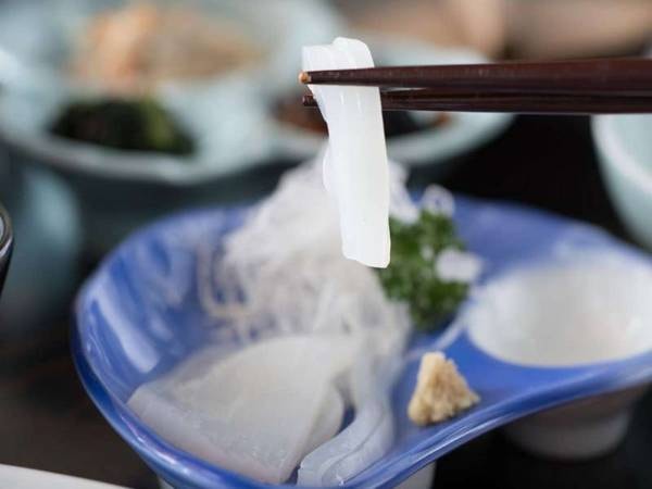 朝食(一例)/活イカ刺し　※仕入れ状況により変更有り